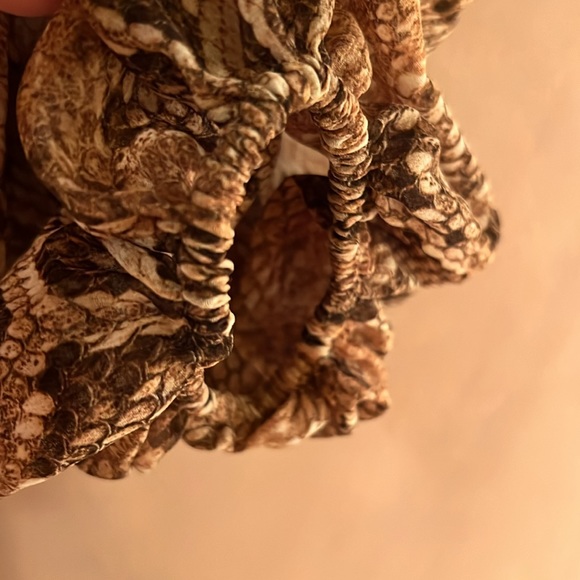 Zara long sleeve crop top with rattlesnake print and scoop neckline. Size XS - Picture 7 of 7